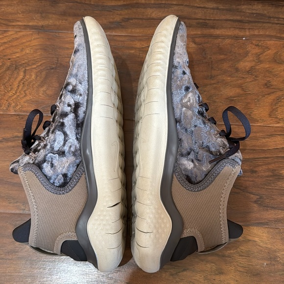 NIKE Free Run 18 Wild Velvet Sneakers Womens 8.5 Oil Gray Mink Brown Cheetah - Picture 7 of 10